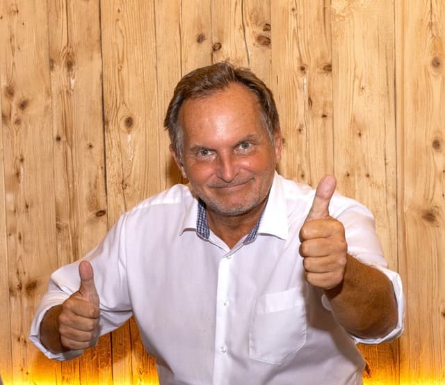 Beide Daumen hoch